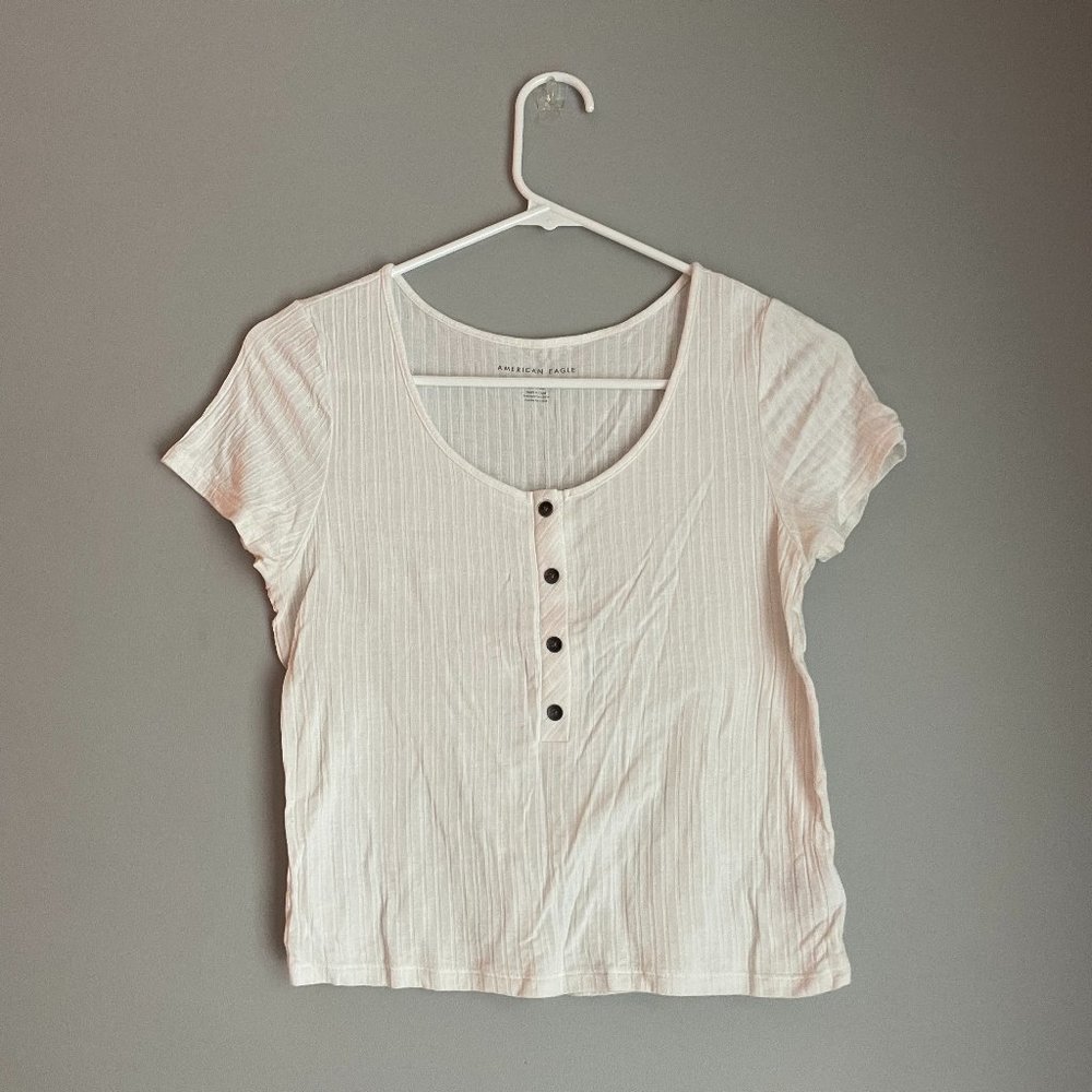 american eagle cropped baby tee